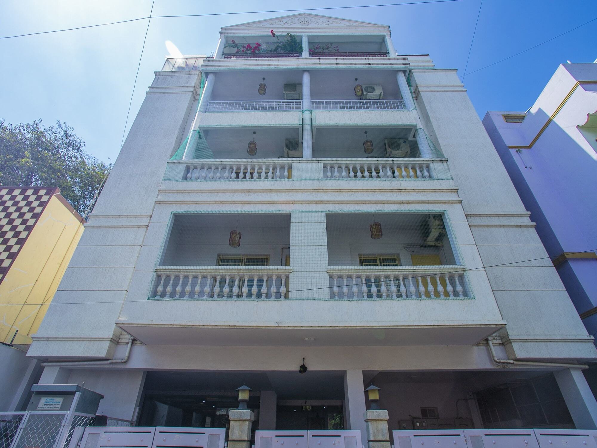 Oyo 23360 White Bricks Inn Bengalúr Exteriér fotografie